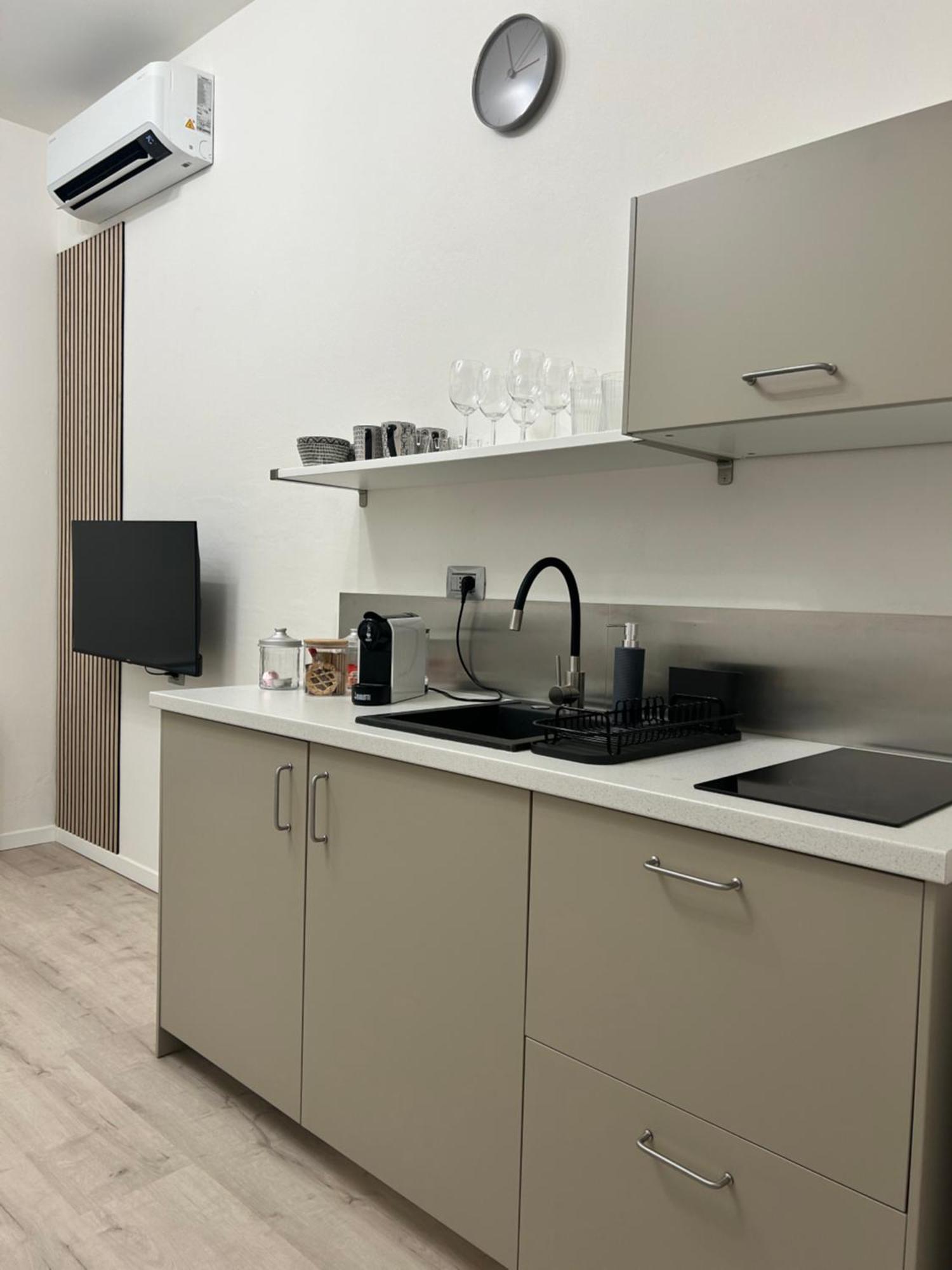 Tezone Seven Apartments 维罗纳 外观 照片